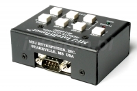 Moduł zdalnego sterowania MFJ-993RC wyposażony jest w 7 przycisków (switchy)